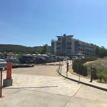 Bulgaria Na Lato Z Widokiem Na Morze דירה